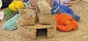 Giỏ đan và sợi màu