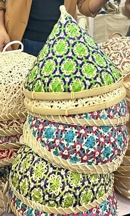 Lồng bàn đan hoa văn